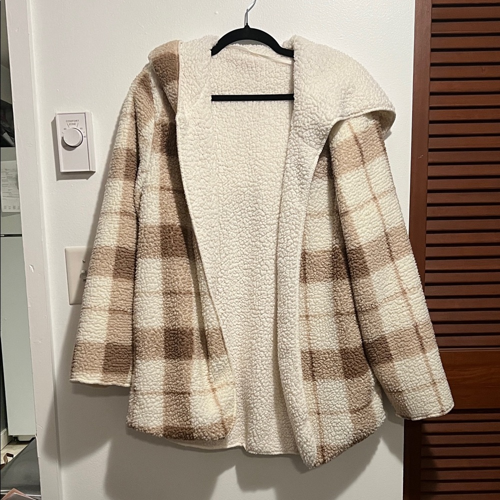 Weatherproof Plaid Teddy Jacket in Cream and Tan